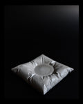 Betónová podložka Pillow – tvar vankúša, ručná výroba | Greyora
